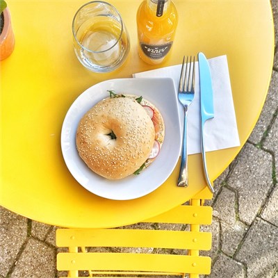 bagel sesame